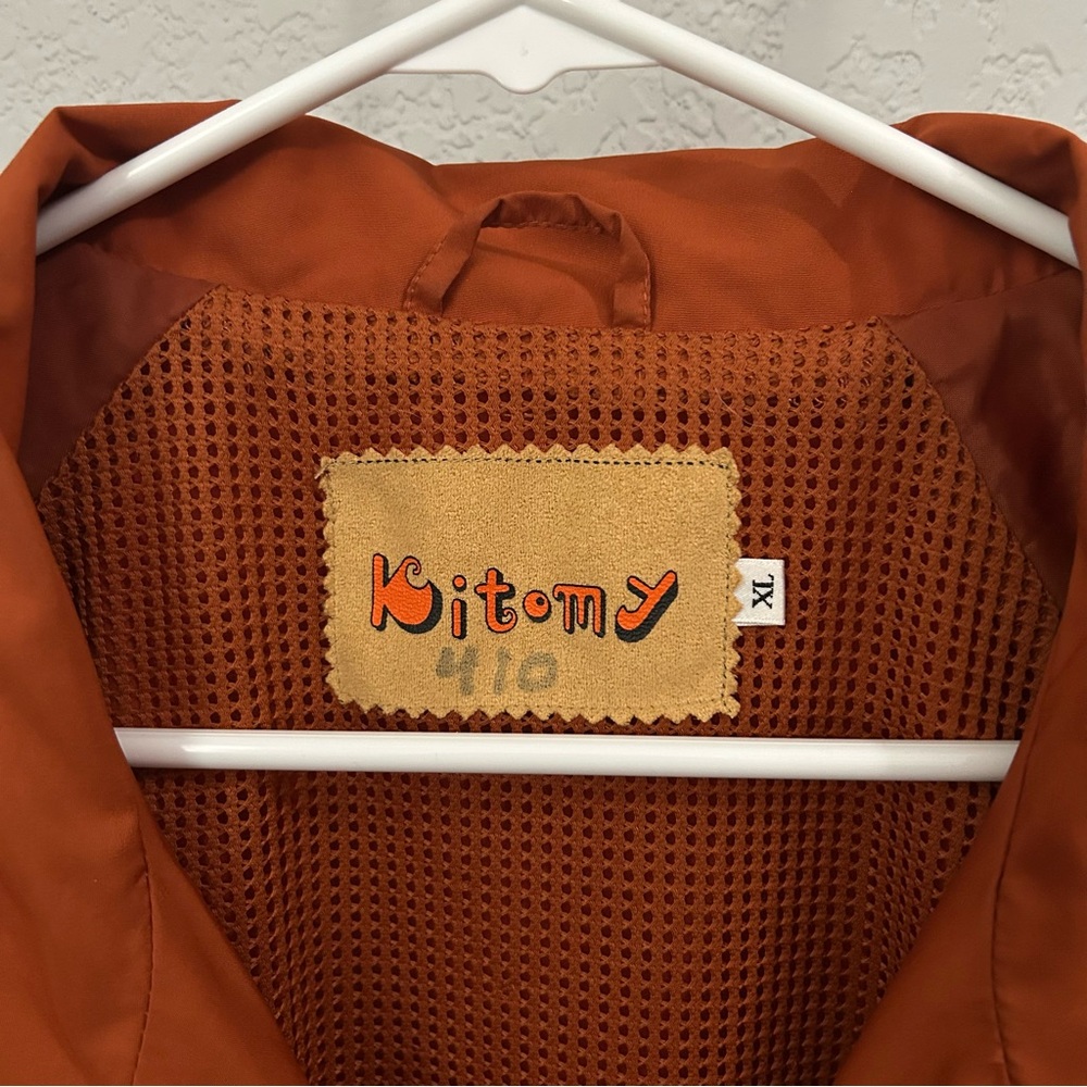 UT Windbreaker - Picture 4 of 5